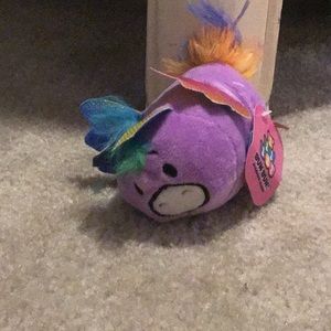 A small bun bun plushie